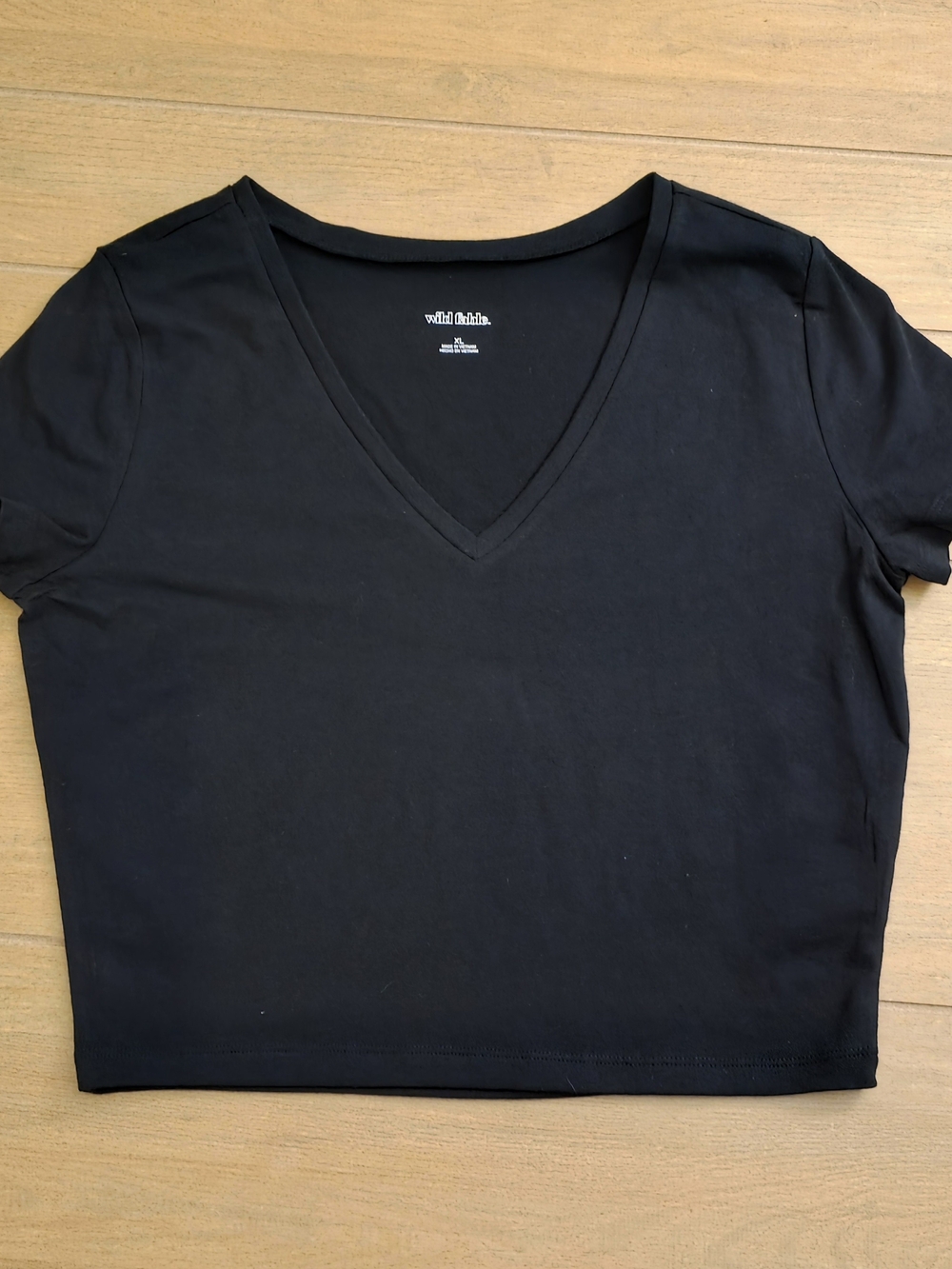 wild fable Black V-Neck Short Sleeve Crop Top